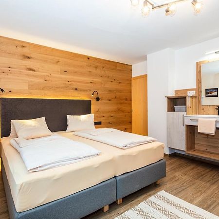 Hoelzl Bed & Breakfast Neukirchen am Großvenediger Εξωτερικό φωτογραφία