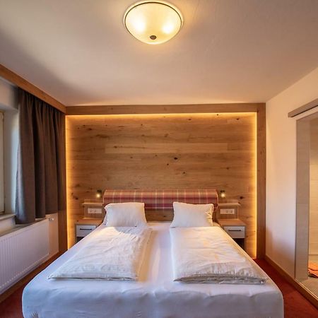 Hoelzl Bed & Breakfast Neukirchen am Großvenediger Εξωτερικό φωτογραφία