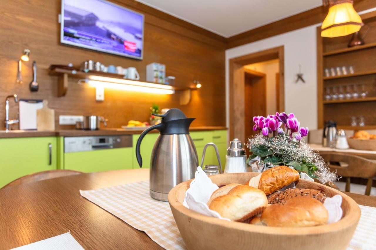 Hoelzl Bed & Breakfast Neukirchen am Großvenediger Εξωτερικό φωτογραφία