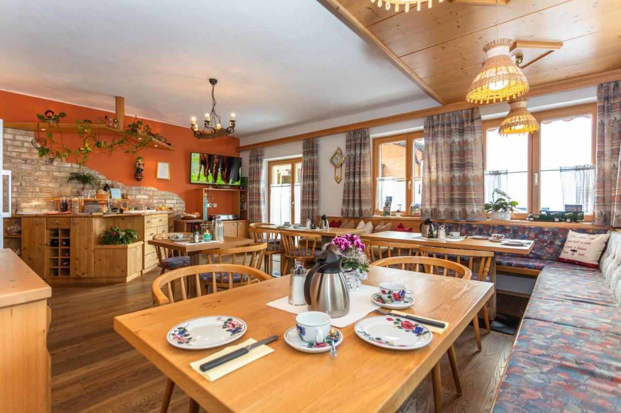 Hoelzl Bed & Breakfast Neukirchen am Großvenediger Εξωτερικό φωτογραφία