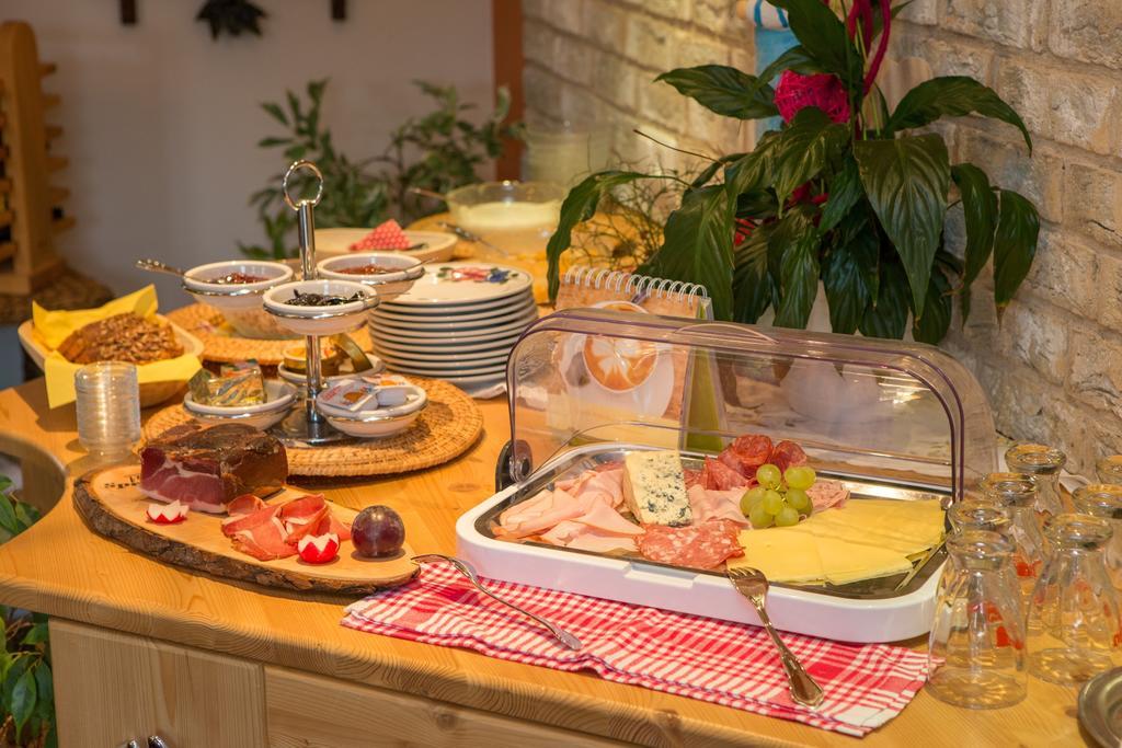 Hoelzl Bed & Breakfast Neukirchen am Großvenediger Εξωτερικό φωτογραφία